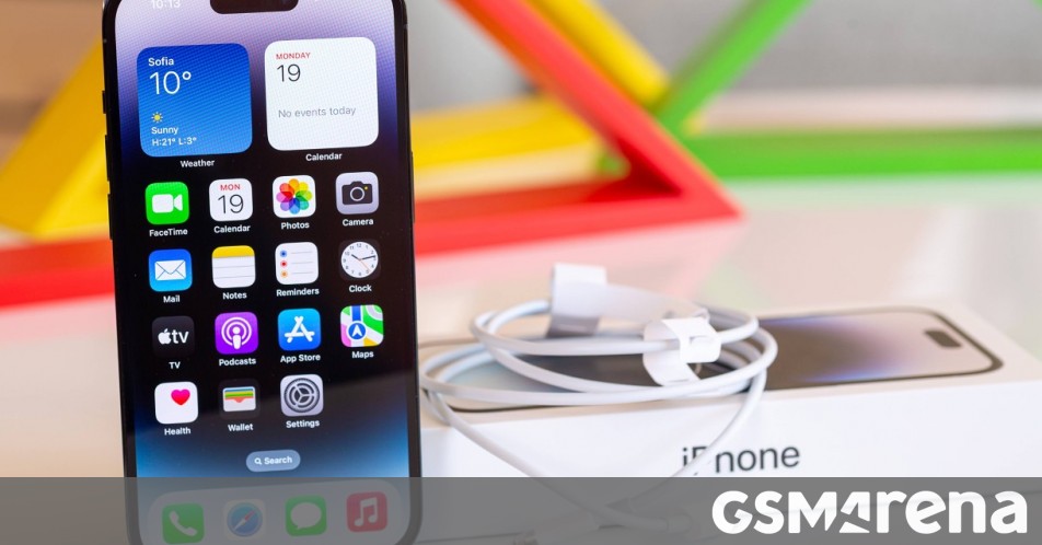 Mark Gurman: iPhones are moving to USB-C measure next year, but it’s “just a stopgap”