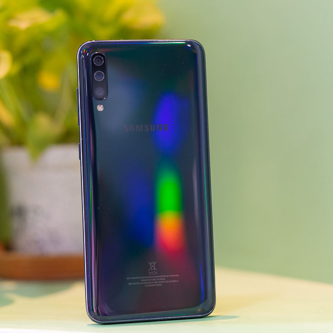 Samsung Galaxy A70 128GB Review: Mid-range performance, premium features